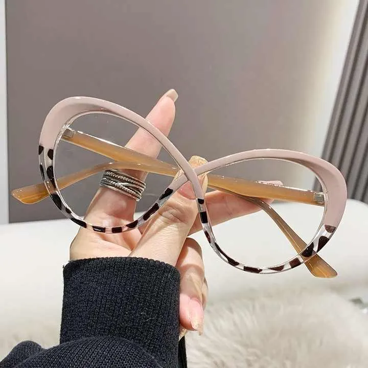 نظارات قراءة نسائية عتيقة vintage women's reading glasses