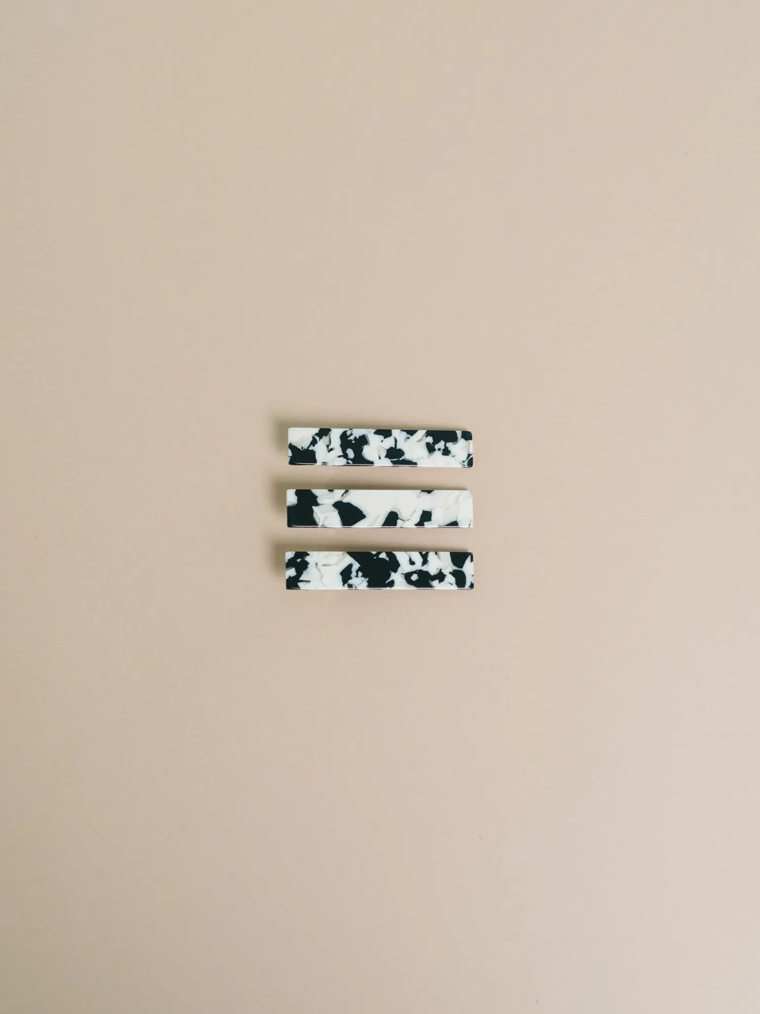 NAT   NOOR - Flora Hair Clips, Assorted: Black   White