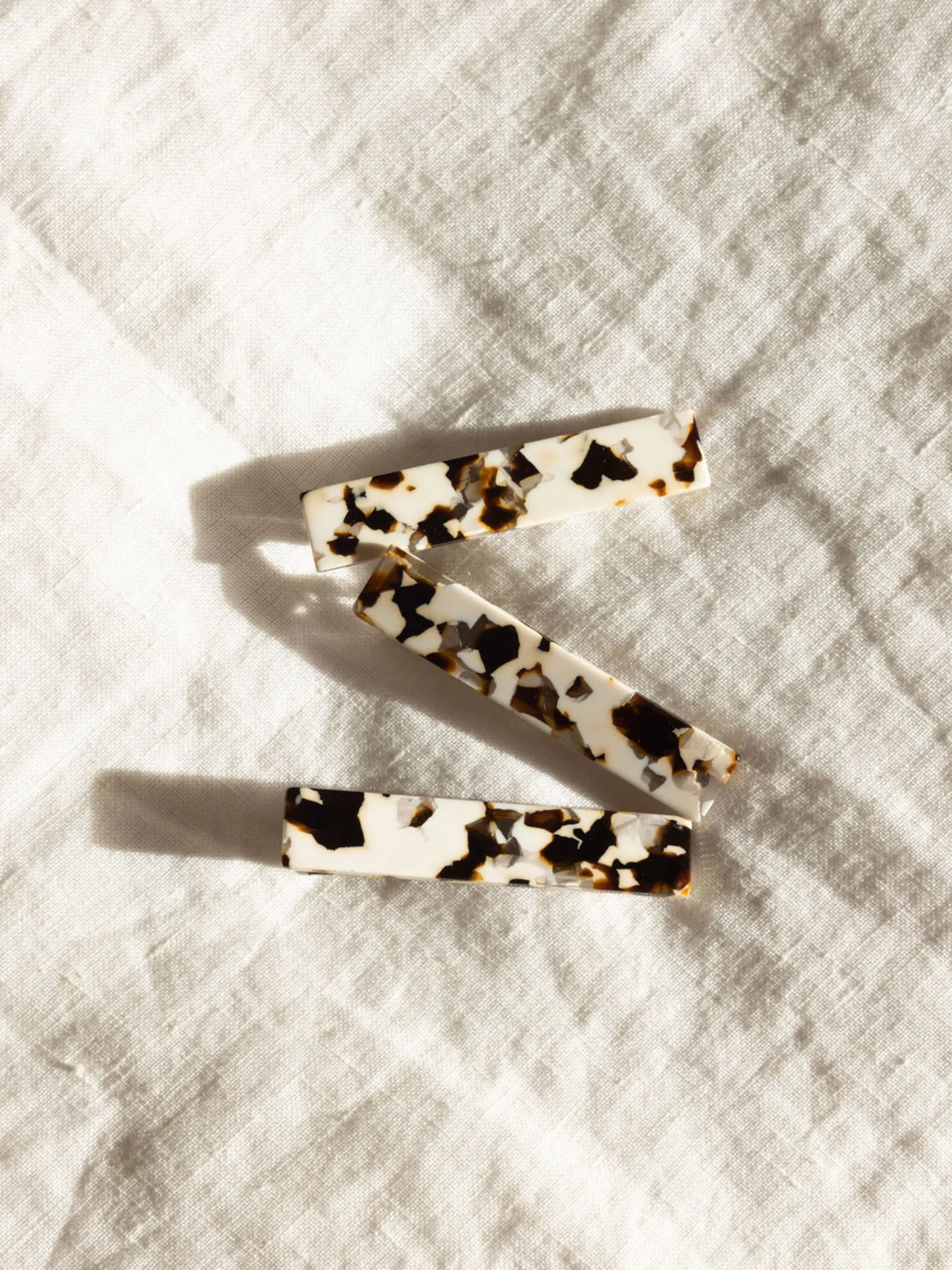 NAT   NOOR - Flora Hair Clips, Assorted: Black   White